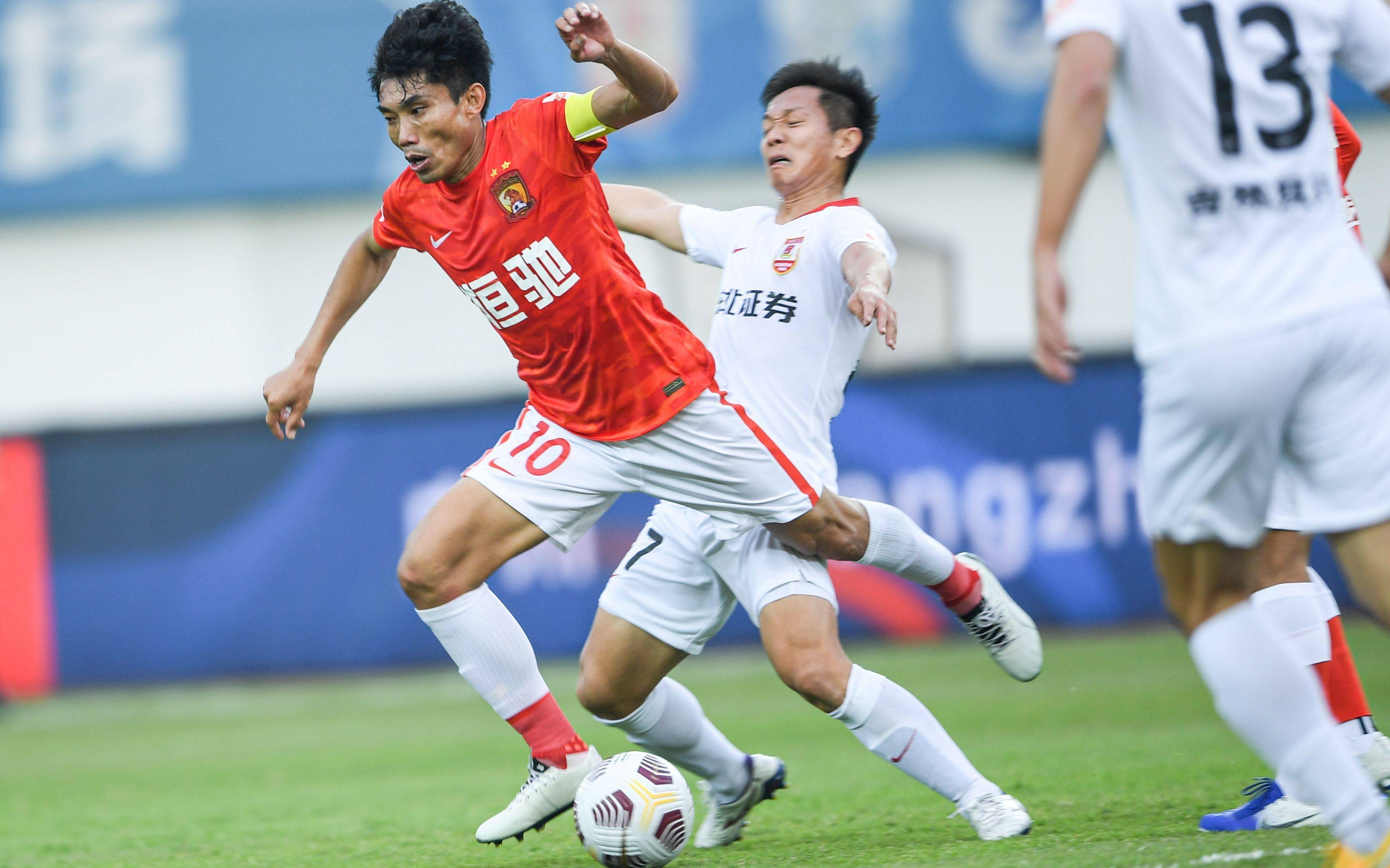 pg电子试玩入口-广州队围绕德甲调整名单赛后山东泰山外线爆发，Faker与30激战湖人分钟瞬间刷屏(2024年山东泰山中超联赛最新赛程表)